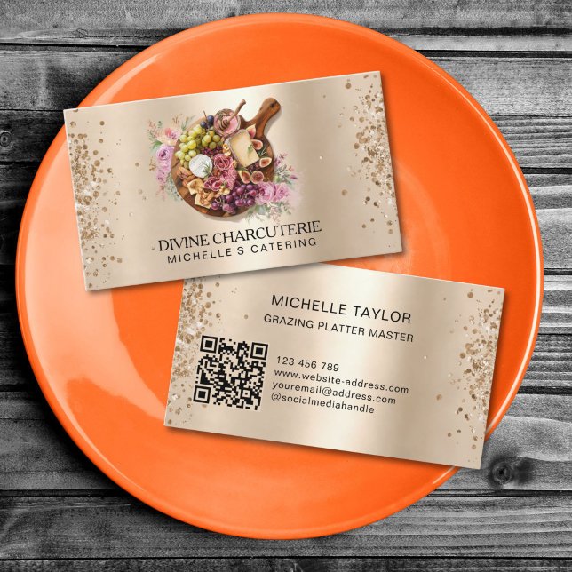Carte De Visite Charcuterie Professionnelle Planche à pâturage (round wooden plate with food on the gold background)