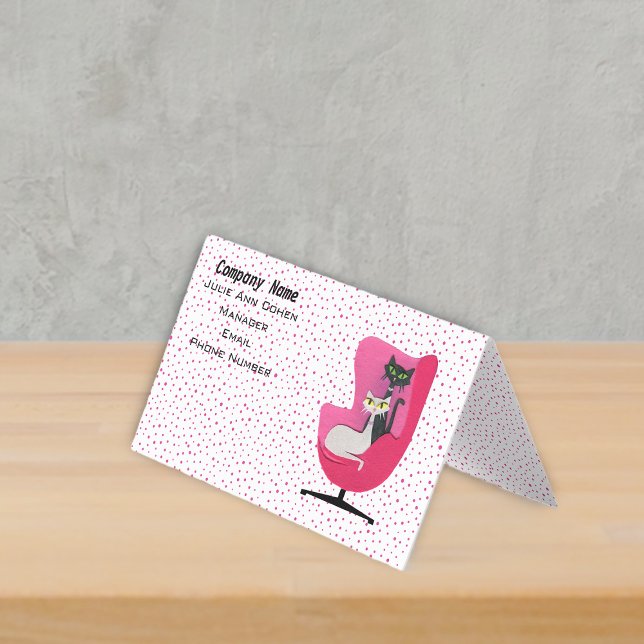 Carte De Visite Chats Chic Chaise Rose Milieu du Siècle Points Pol (Classy midcentury cats in pink chair on white with pink polkadots standing business card.)