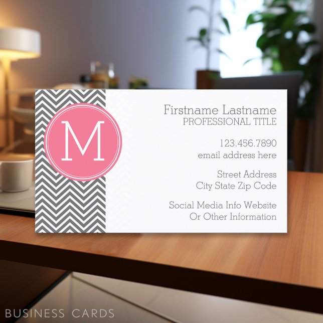 Carte De Visite Chevrons gris et rose avec Monogramme personnalisé (Personalized Printed Business Cards)