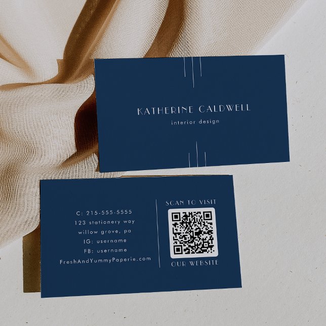 Carte de visite classique Art Déco bleu marine ave (EVERLY Classic Modern Art Deco Navy Blue QR Code Business Card)