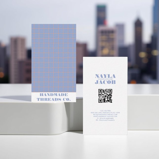 Carte De Visite Code QR À damiers Motif violet moderne (Créateur téléchargé)