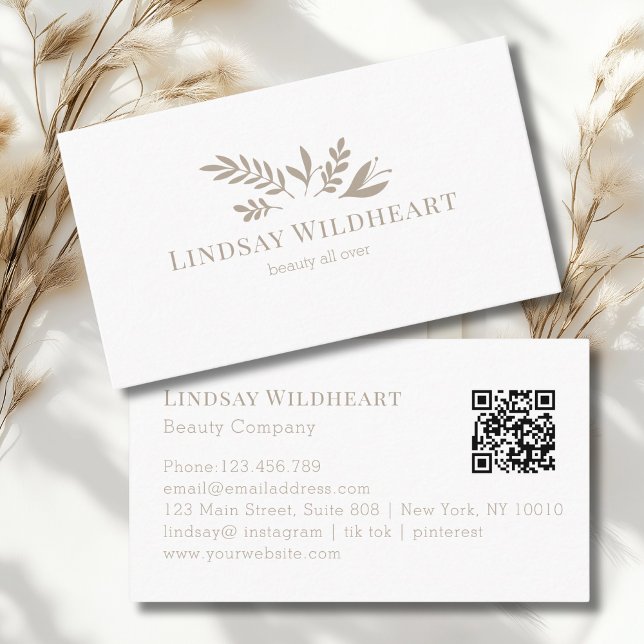 Carte De Visite Code QR de beauté botanique florale blanche minima (Minimal Floral White Botanical Beauty QR Code Business Card)