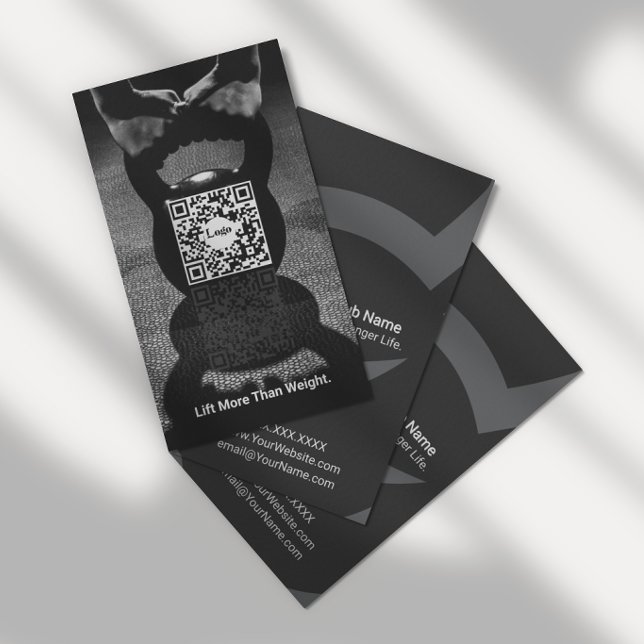 Carte De Visite Code QR de Fitness Moderne avec Kettlebell (Turn every lift into a lasting connection.)