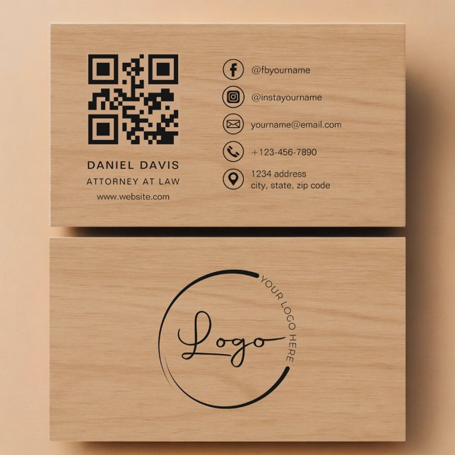 Carte De Visite Code QR de l'avocat Wood Professional (Créateur téléchargé)