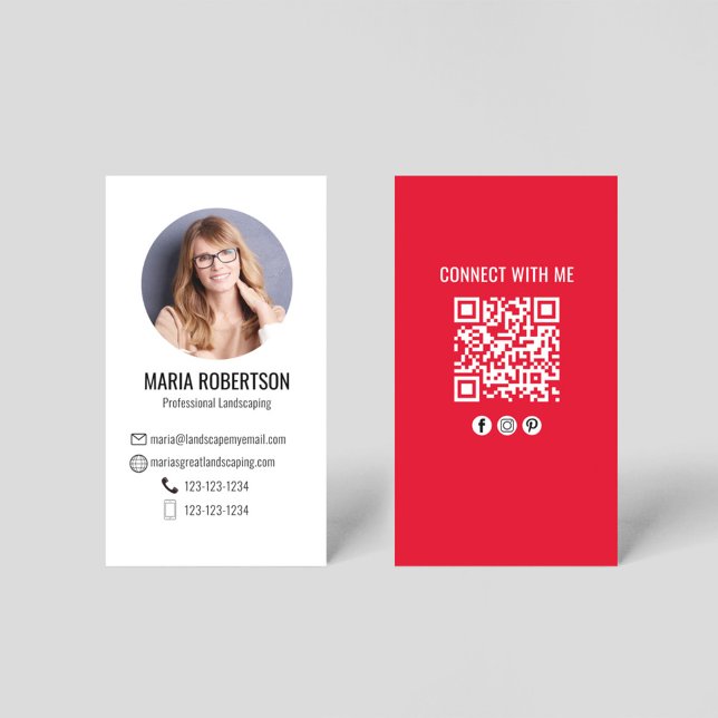 Carte De Visite Code QR de photo d'affaires rouge moderne (Modern photo business card template with a scannable QR Code.)