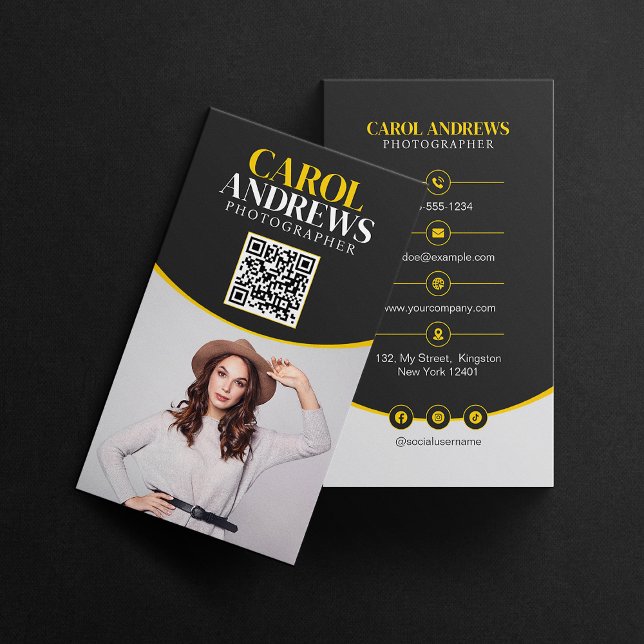 Carte De Visite Code QR de photographe professionnel noir et jaune (Créateur téléchargé)
