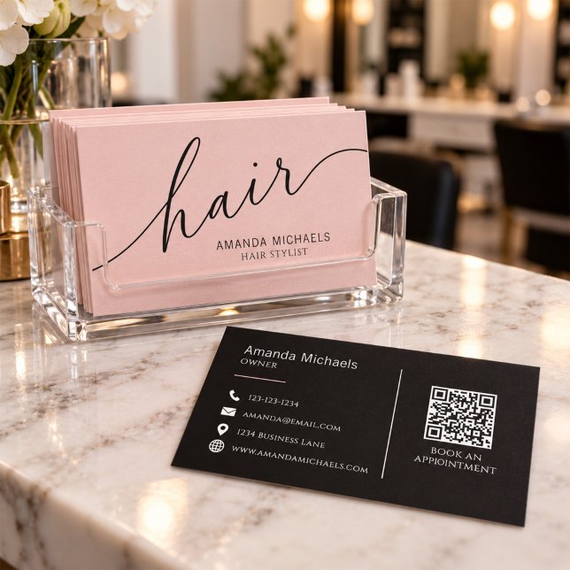 Carte De Visite Code QR de script de coiffeur rose pastel  (Blush pink hair stylist business card with elegant black script and personalized name.)