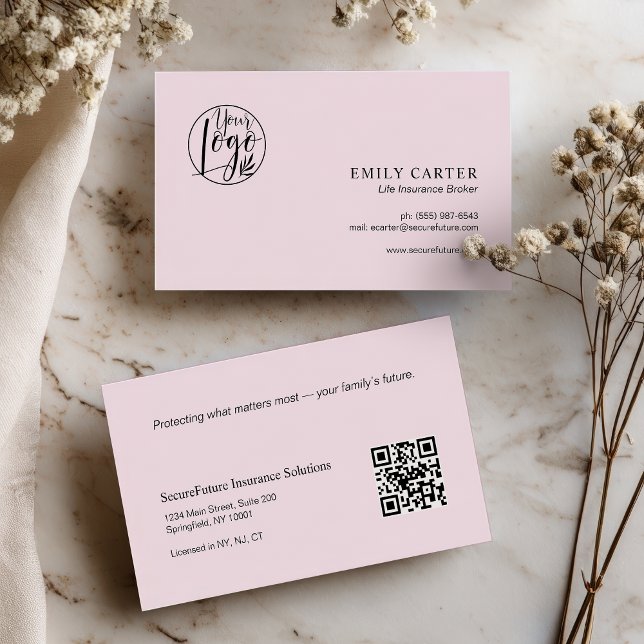 Carte De Visite Code QR du courtier d'assurance Chic Pink (Modern Chic Pink Life Insurance Broker QR Code Business Card)