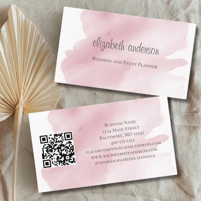 Carte De Visite Code QR éclaboussure de lavis aquarelle rose Fémin (Pink Watercolor Wash Splash Feminine Business card for her. Nails Hair, Event Planner)