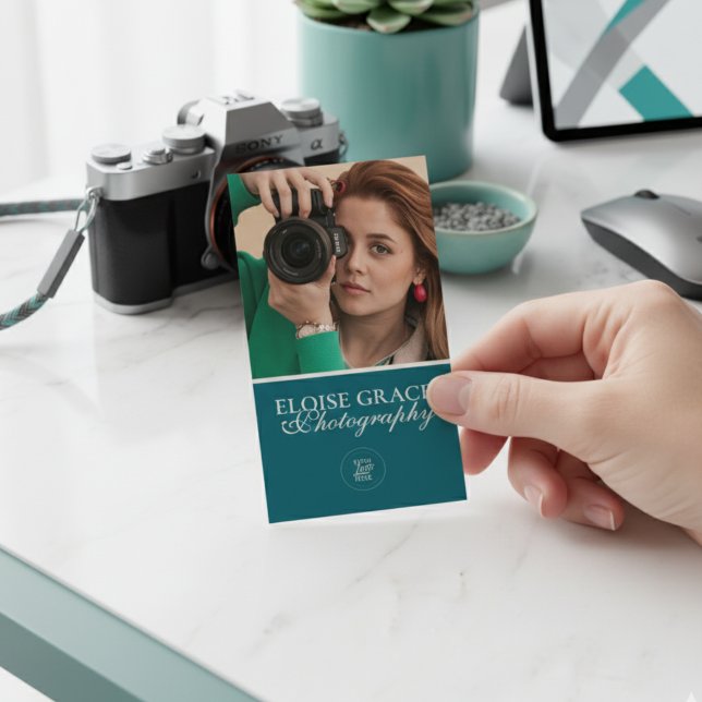 Carte De Visite Code QR Logo Photo Moderne Turquoise (This modern business card features vertical headshot photo and professional typography!)