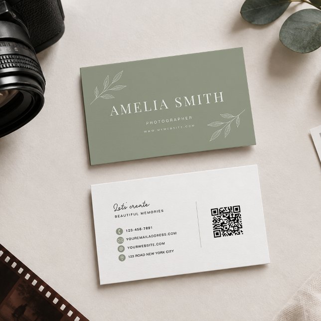 Carte De Visite Code QR Luxe Feuille Florale Vert Sauge (Créateur téléchargé)