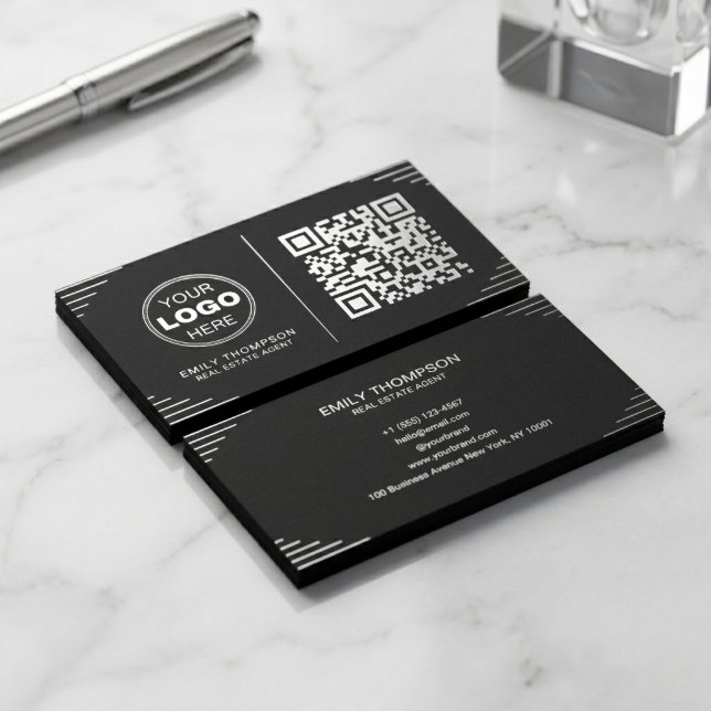 Carte De Visite Code QR noir et blanc moderne | Art déco de luxe (Instant Connection: Luxury QR Code Business Cards for Modern Realtors)