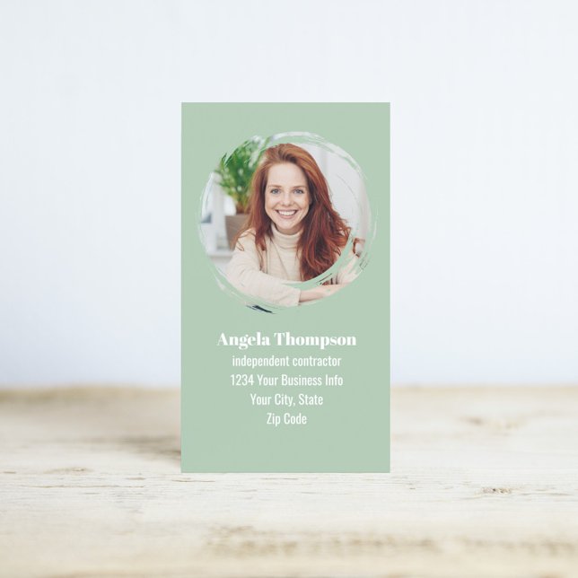 Carte De Visite Code QR personnalisé de photo moderne vert (Simple green photo modern business card.)