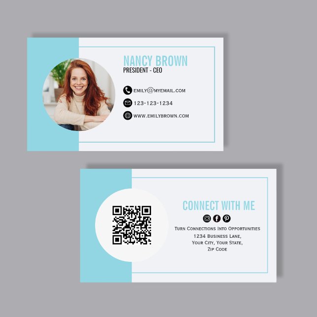 Carte De Visite Code QR Photo Bleu Clair Connectez-Vous Avec Moi (Soft light blue photo networking card with QR code back, clean minimalist layout.)