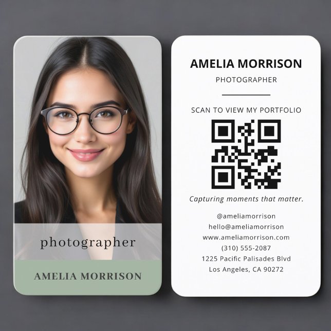 Carte De Visite Code QR photo de photographe Vert Sage Photo (Créateur téléchargé)