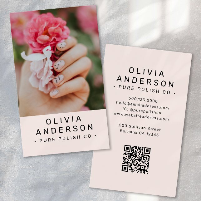 Carte De Visite Code QR photo de technique des ongles rose blush (Créateur téléchargé)