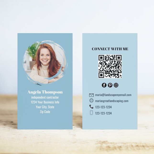 Carte De Visite Code QR Photo Moderne Bleu Connectez-vous avec Moi (Blue business card template with QR code and social media icons.)