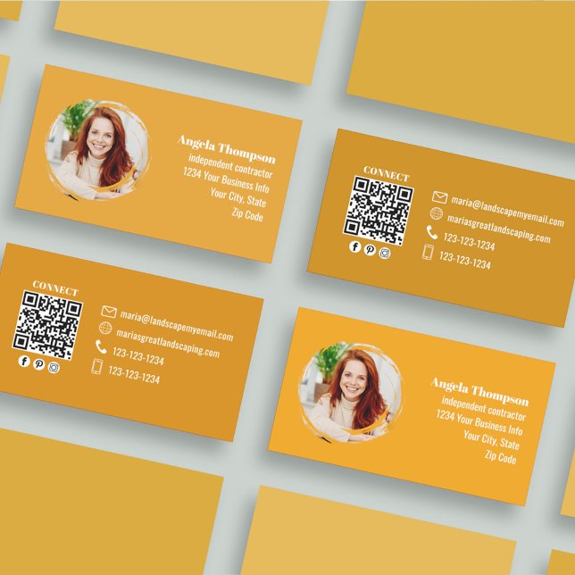 Carte De Visite Code QR photo orange médias sociaux (Modern orange business cards with photo and qr code template..)