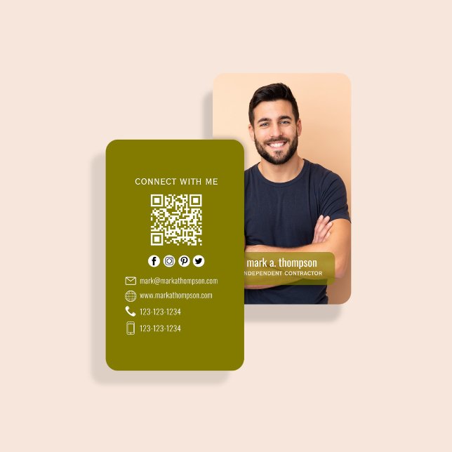 Carte De Visite Code QR Photo Tons de Terre Connectez-vous avec Mo (Olive green QR code card with photo and clean modern contact layout)