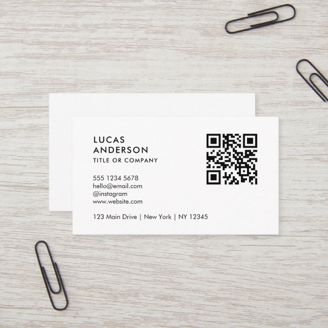 Carte De Visite Code QR professionnel minimum personnalisé noir et (Devant/Arrière en situation)