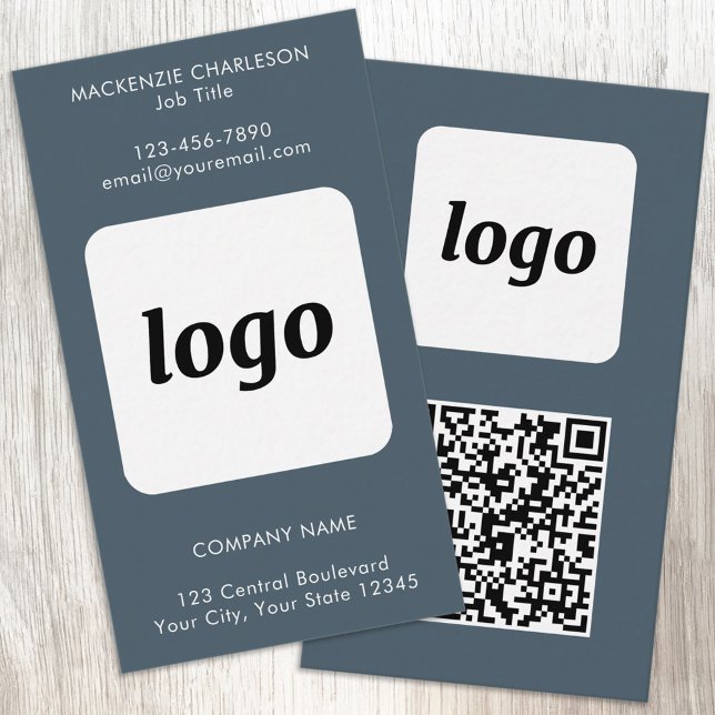 Carte De Visite Code QR simple texte de logo vertical gris charbon (Simple logo with QR code custom text business branding promotional charcoal gray business card)