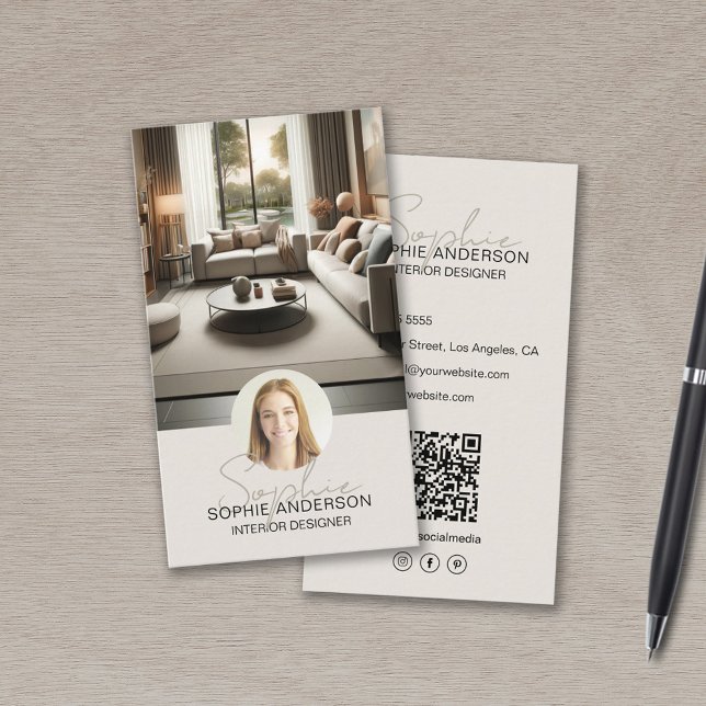 Carte De Visite Concepteur d'intérieur Nom Script Photo QR Marron (Interior Designer Script Name Photo QR Tan Business Card)