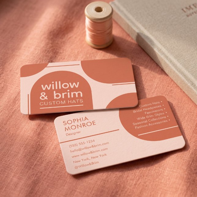 Carte De Visite Conception d'arche géométrique abstraite moderne (Simulated business cards on table)