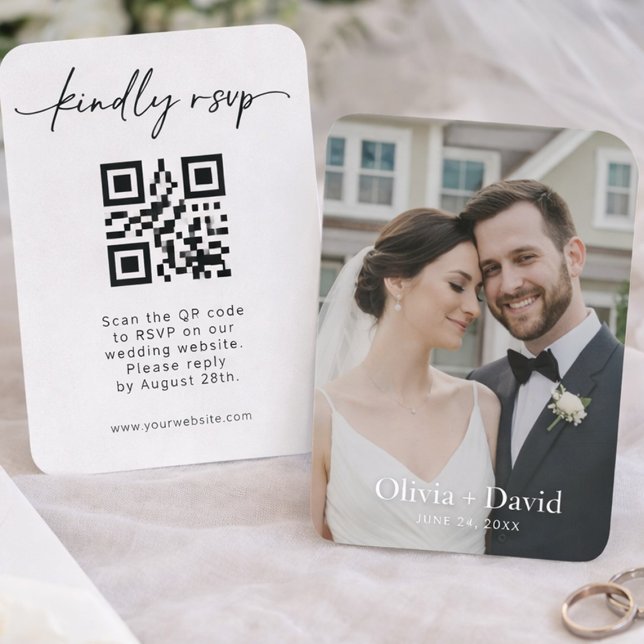 Carte De Visite Conception de code QR de réponse au mariage minima (Classy wedding website sign with bride and groom photo)