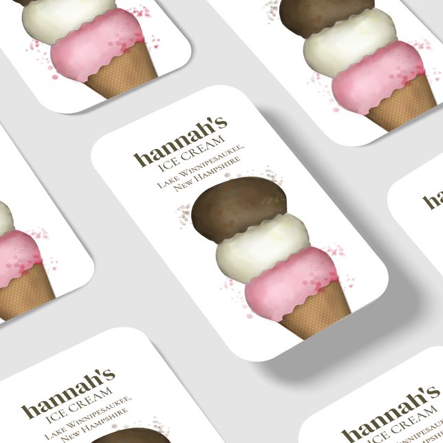 Carte De Visite Connectez-vous avec moi | Code QR Cône de glace si (Cute business card ice cream cone template. With pink, brown, and white. )