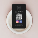 Carte De Visite Connectez-vous sur les médias sociaux QR Code Noir<br><div class="desc">Un simple et audacieux scanner d'affaires noir personnalisé pour se connecter avec nous sur Instagram et Facebook cartes de visite de code QR dans un style moderne minimaliste. Le modèle polyvalent peut être facilement mis à jour avec le logo de votre entreprise, graphique ou photo, code QR, texte personnalisé et...</div>