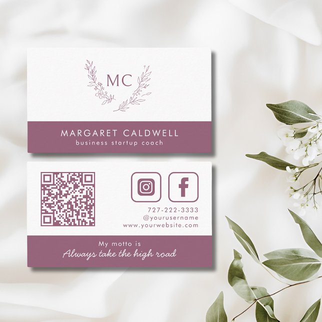 Carte De Visite Couronne de monogramme pourpre pourpre (Dusky Purple Monogram Wreath Social Media Business Card)