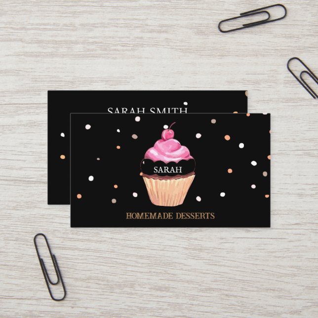 Carte De Visite Cupcake Logo boulangerie Chef, mignonne (Devant/Arrière en situation)