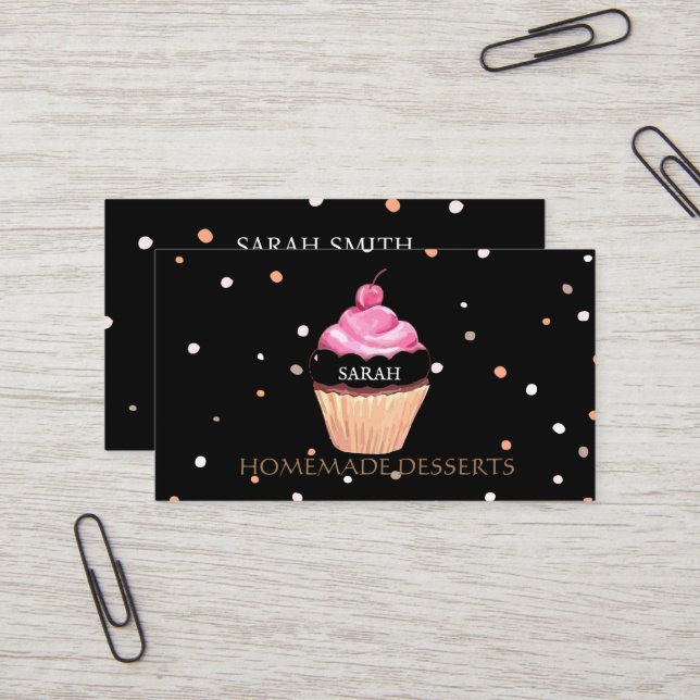 Carte De Visite Cupcake Logo boulangerie Chef, mignonne (Devant/Arrière en situation)