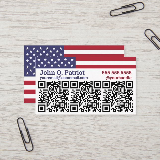 Carte de visite de code QR triple drapeau américai (Devant/Arrière en situation)