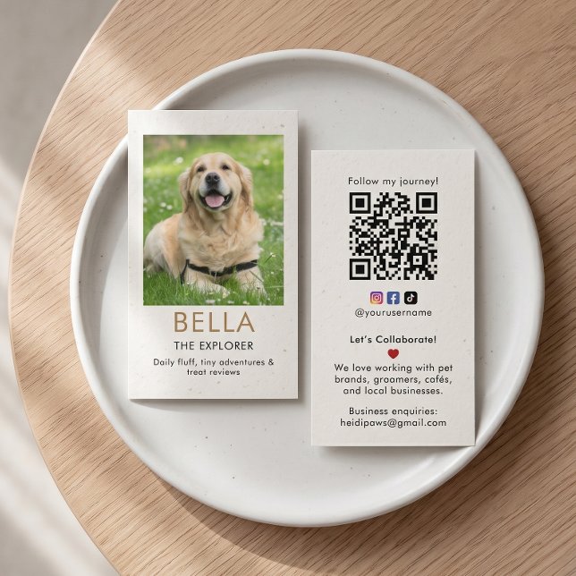 Carte de visite de collaborateur d'influenceur de  (modern professional custom pet influencer photo qr code business card)