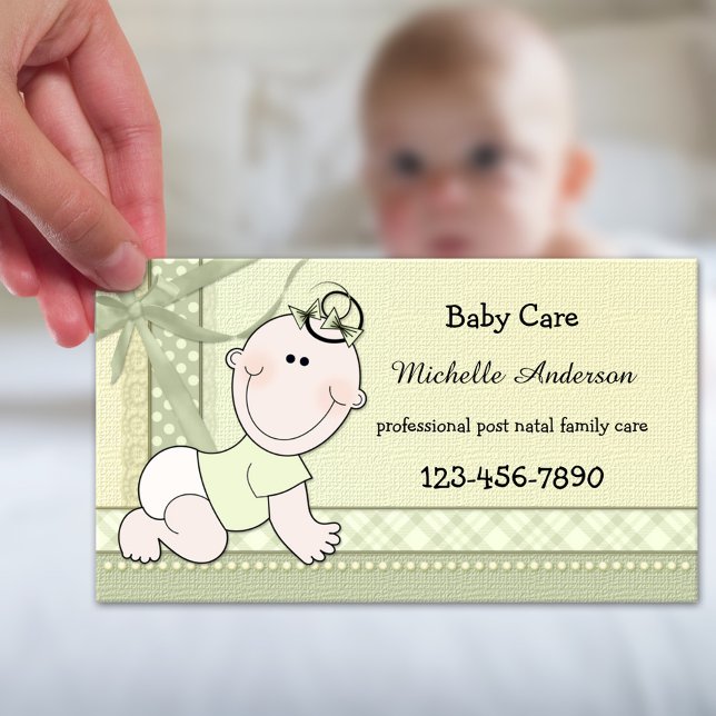 Carte de visite de garde d'enfants Vert pastel Béb (Professional baby and family care or baby sitter business card with cute baby on pastel green)