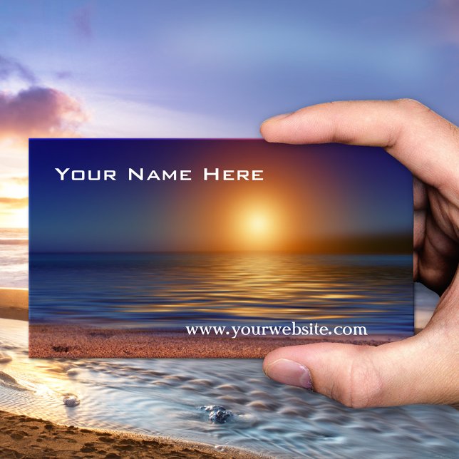 Carte de visite de la plage au coucher de soleil t (Business card featuring a beautiful sunset at a calm and peaceful beach)