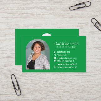 Carte de visite de l'agent immobilier vert avec pe