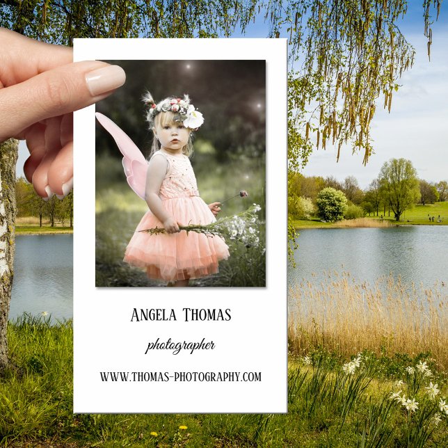 Carte de visite de photographe de photos blanches  (Business card featuring your own professional photos framed by a small drop shadow on white)