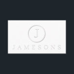 Carte De Visite Effet incorporé minimaliste du logo Monogramme<br><div class="desc">Ce carte de visite minimaliste mais attrayant est parfait pour toute profession, avec un logo et un nom moderne en relief sur arrière - plan blanc. Veuillez noter que l'embossage est un effet, pas un émoboss réel. Pour une personnalisation plus avancée de cette conception, par exemple la modification de la...</div>