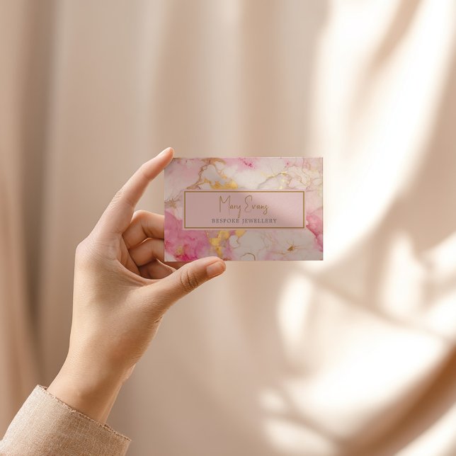 Carte de visite effet marbre rose et or (Blush pink marble card with gold script and elegant frame)