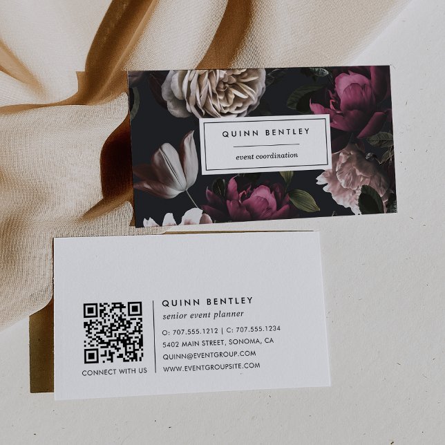 Carte De Visite Élégant floral foncé sur noir | Code QR (Créateur téléchargé)