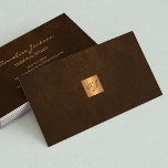 Carte De Visite Élégant luxe marron cuir cuivre or monogramme<br><div class="desc">Carte de visite monogrammed haut de gamme en cuir faux brun foncé avec un carré métallique en cuivre faux or brillant. Facile à personnaliser de part et d'autre ! Convient aux consultants, stylistes personnels, maquilleurs, coiffeurs, gérants de salon, architectes ou designers d'intérieur, propriétaires de boutique, blogueurs de style de vie,...</div>