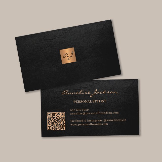 Carte De Visite Élégant luxe or noir monogramme QR code (The leather is PRINTED, IT IS NOT REAL LEATHER)