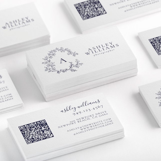 Carte De Visite Élégant Monogramme bleu marine Cimier floral Code  (Créateur téléchargé)