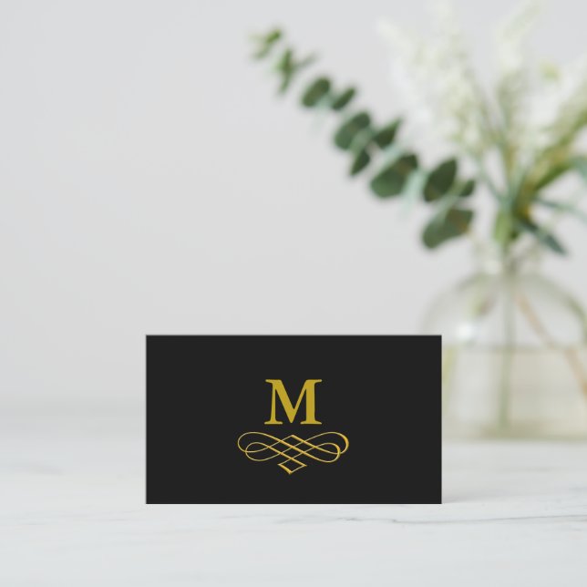 Carte De Visite Élégant monogramme or et calligraphie (Debout devant)