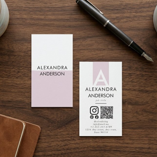 Carte De Visite Élégant Monogramme Professionnel Code QR Minimal (Elegant Professional Monogram Minimal QR Code Business Card)