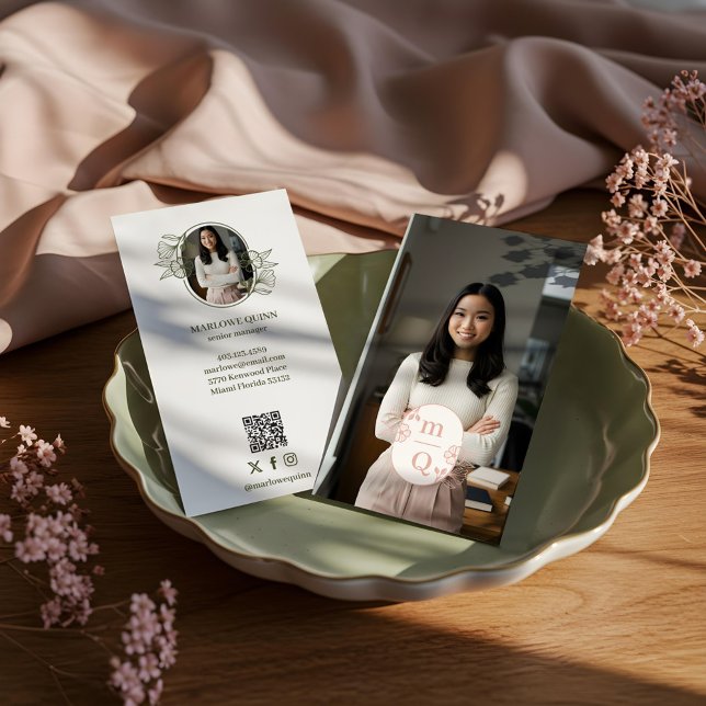 Carte De Visite Élégante marque de logo de Monogram Botanical (Elegant Floral Botanical Monogram Crest Logo Brand Business Card)