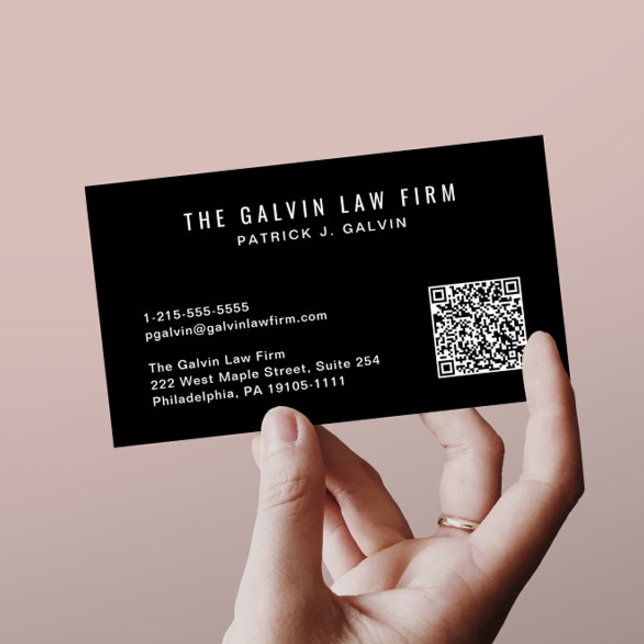 Carte De Visite Employé de société de code QR professionnel noir (Capture attention, make connections, and leave a lasting impression with our modern QR business card)