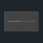CARTE DE VISITE en carton noir MODERNE et MINIMAL<br><div class="desc">Un traitement typographique moderne et propre pour votre nom ou nom d'entreprise est séparé en une police blanche et gris clair pour une identité unique sur ce modèle de carte de visite classique. Placez-vous sur un subtil arrière - plan texturé en carton noir. © 1201AM CREATIVE</div>